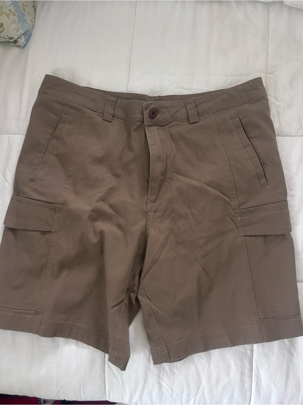 Perfect Condition Men’s Tan Flat Front Cargo Shorts by Rainforest sz34